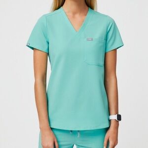 Figs Women’s Scrub Set in Fresh Aqua!